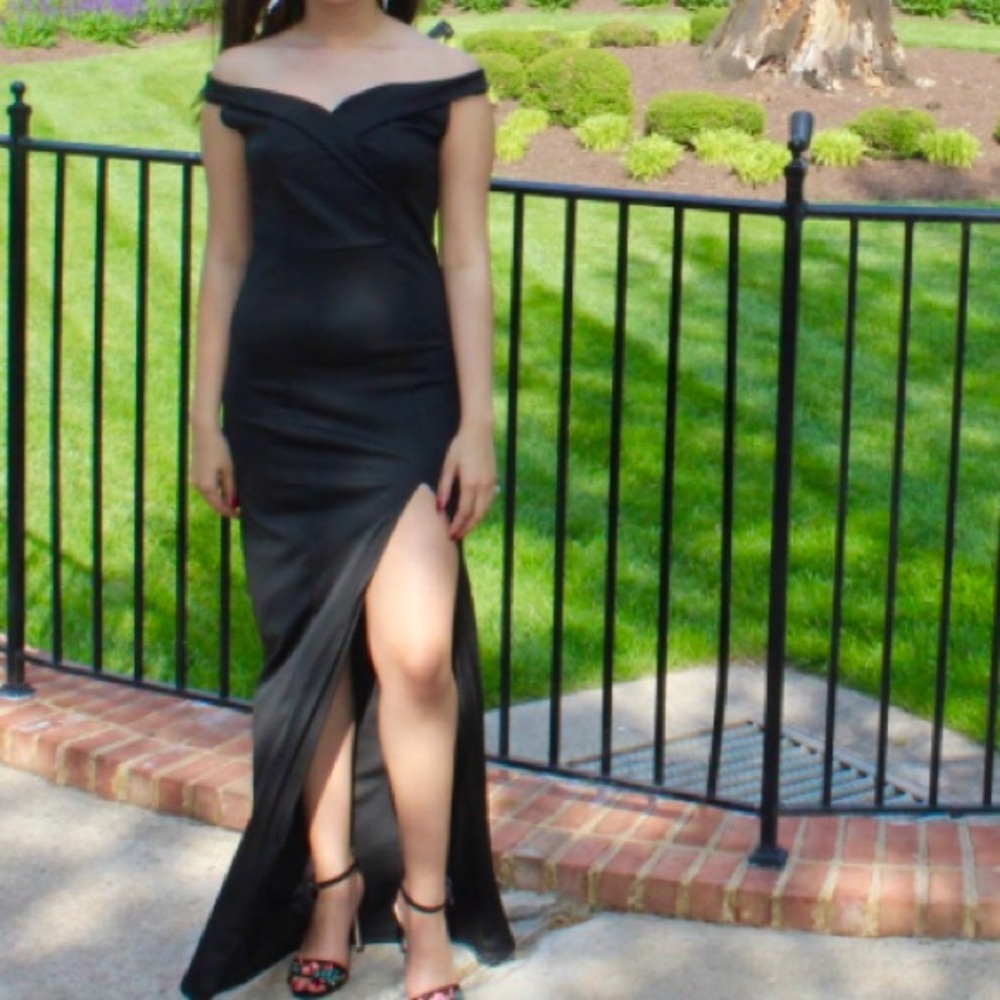 Black Prom dress